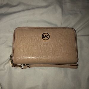 MICHAEL KORS pre loved nude/pink wallet/ wristlet